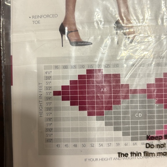 Hanes Silk Reflection Dark Brown Pantyhose Size: AB - Picture 3 of 3